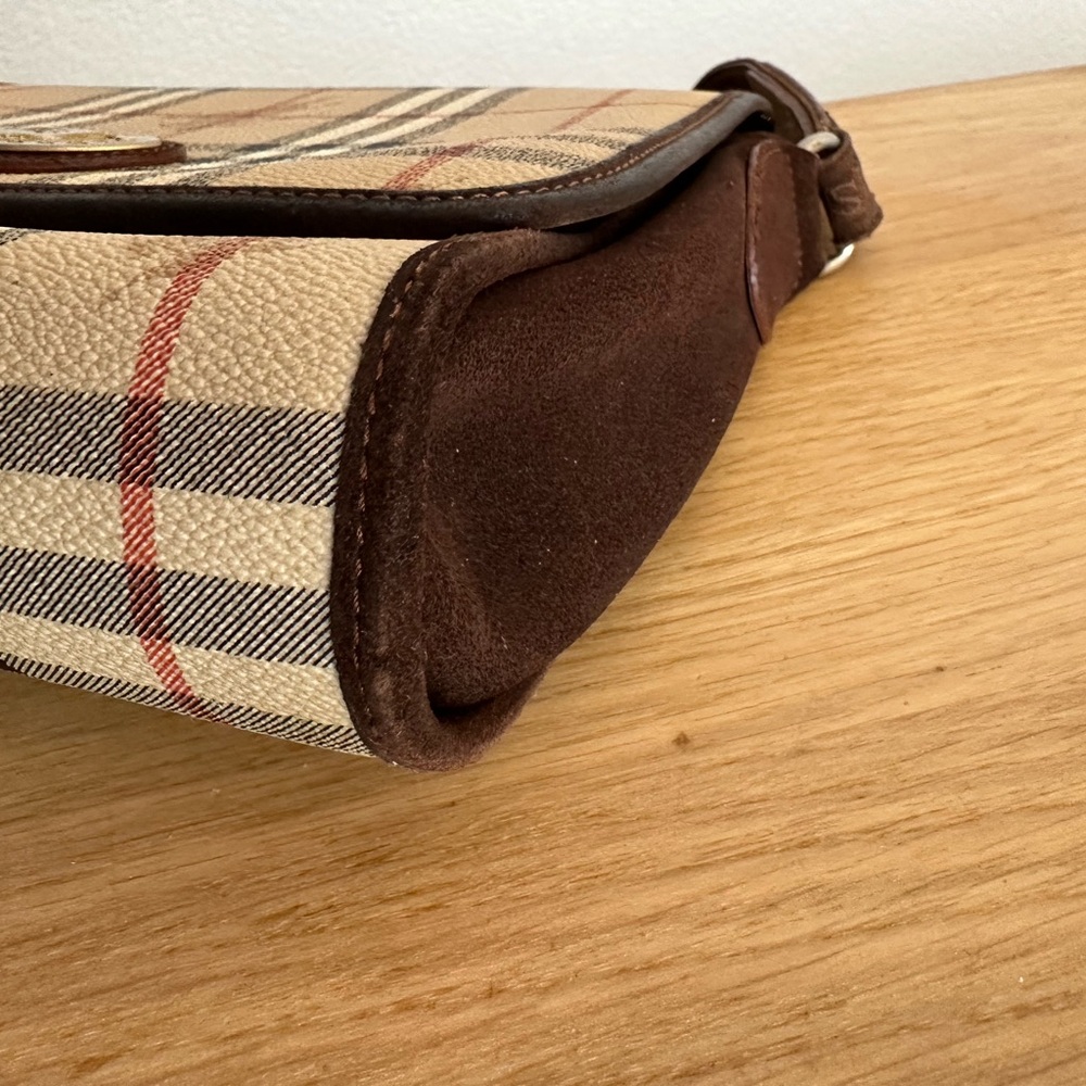 Burberrys Vintage Check Crossbody Bag - Picture 12 of 16